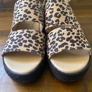 Dr. Scholl’s Leopard Wedge Sandals Size 10